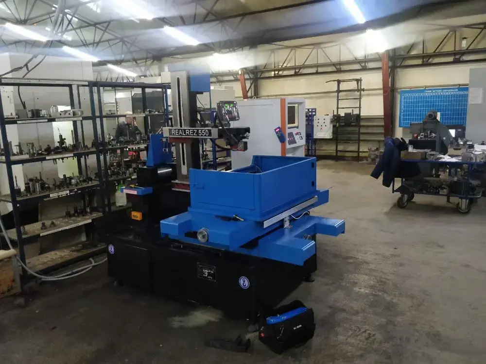 Электроэрозионный вырезной станок Realrez 550 (DK7755)