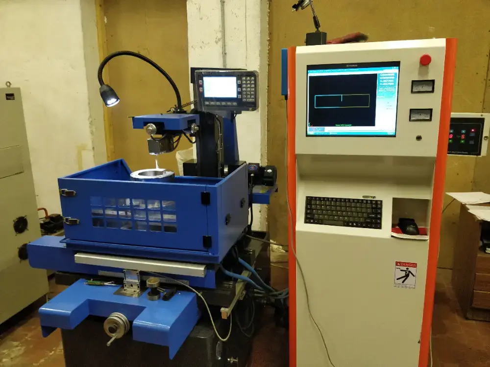 Электроэрозионный вырезной станок Realrez 350 (DK7735)